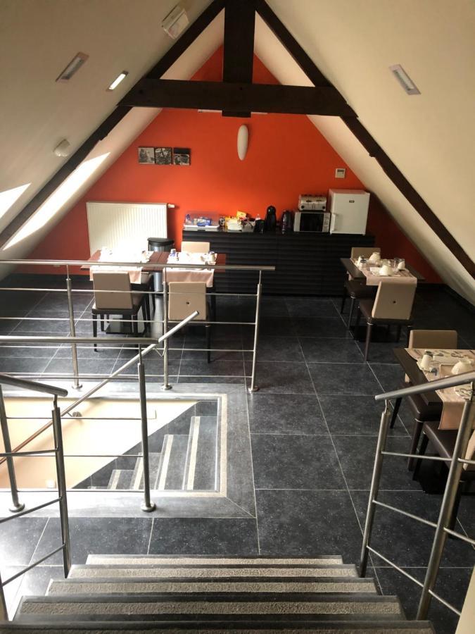 La Table D'Auguste Hotel Dour Exterior photo